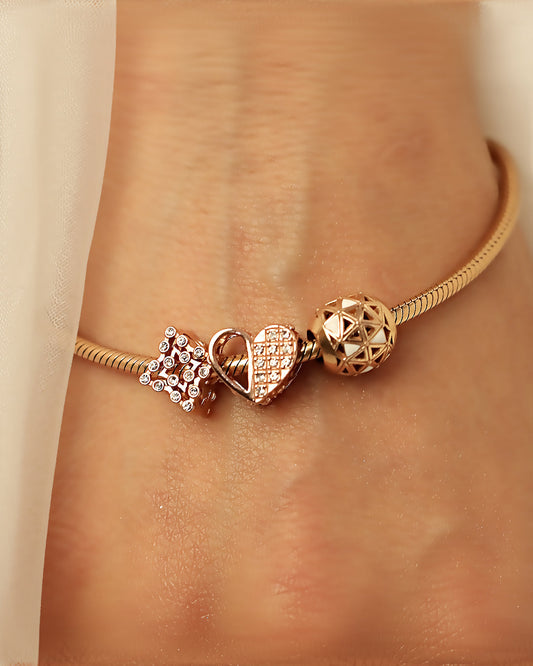 Poise Heart Bracelet