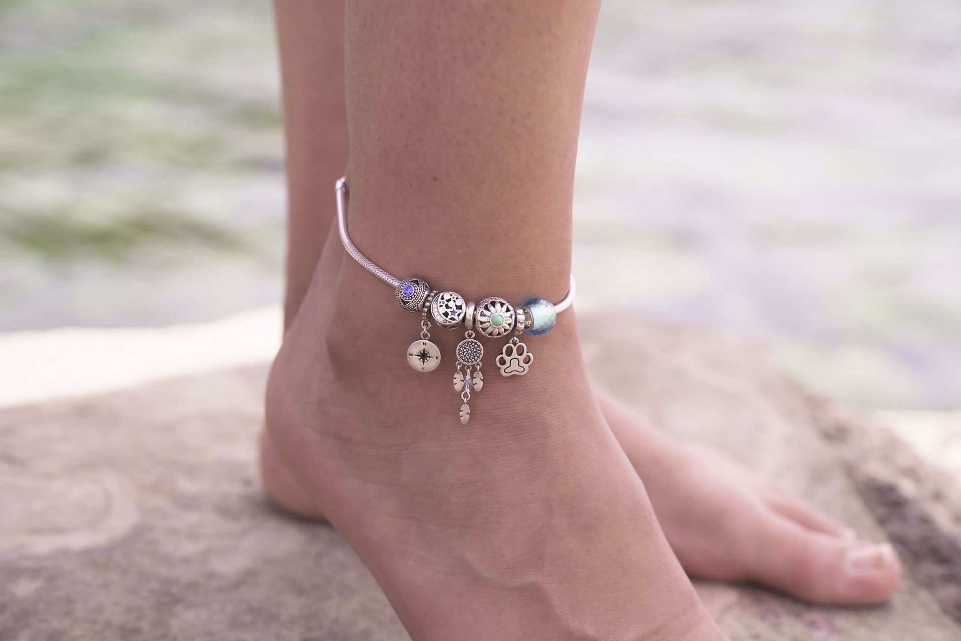 the-paw-charm-silver